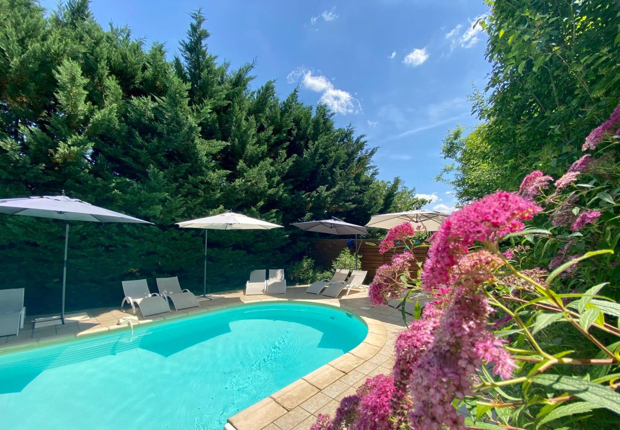 O Clair De Lune Au Coeur De Sarlat - Chambres Climatisees - Parking Prive - Piscine Chauffee - Spa Et Massages المظهر الخارجي الصورة