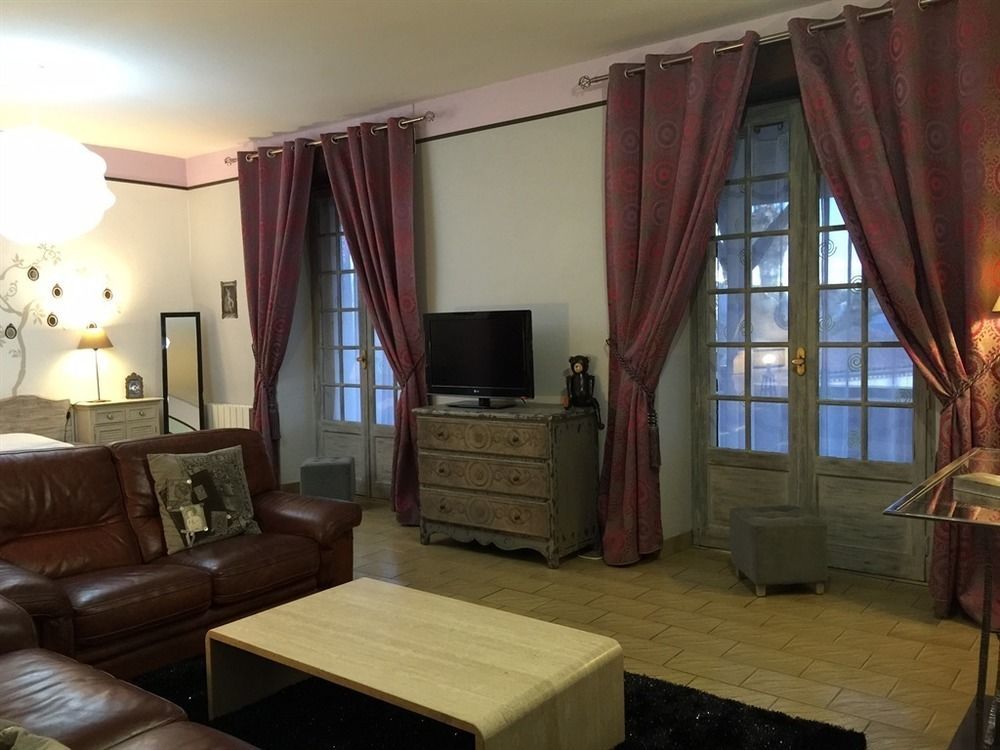 O Clair De Lune Au Coeur De Sarlat - Chambres Climatisees - Parking Prive - Piscine Chauffee - Spa Et Massages المظهر الخارجي الصورة