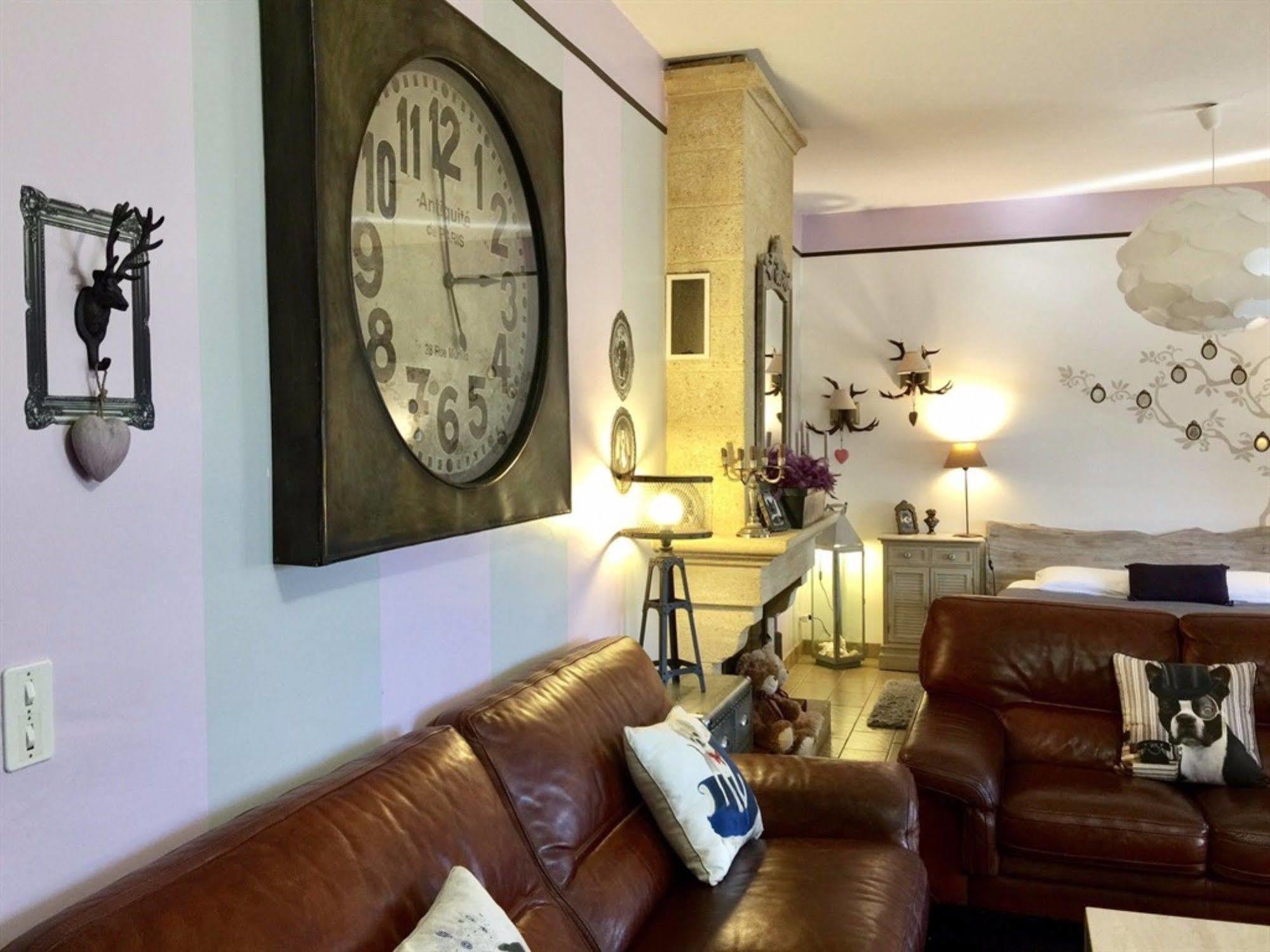 O Clair De Lune Au Coeur De Sarlat - Chambres Climatisees - Parking Prive - Piscine Chauffee - Spa Et Massages المظهر الخارجي الصورة