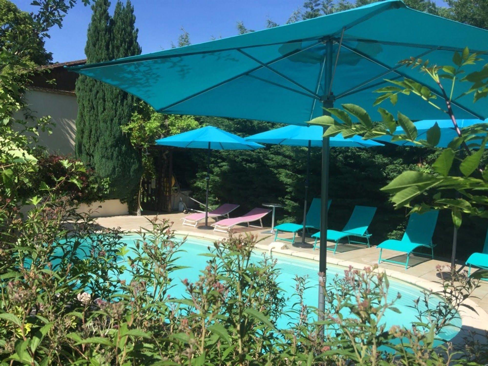O Clair De Lune Au Coeur De Sarlat - Chambres Climatisees - Parking Prive - Piscine Chauffee - Spa Et Massages المظهر الخارجي الصورة
