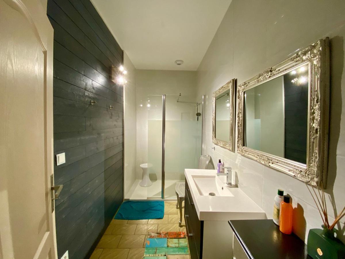 O Clair De Lune Au Coeur De Sarlat - Chambres Climatisees - Parking Prive - Piscine Chauffee - Spa Et Massages المظهر الخارجي الصورة